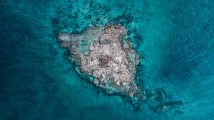 Fotografia artistica Drone shot of a rocky island Broome Australia, Abstract Aerial Art, (40 x 22.5 cm)