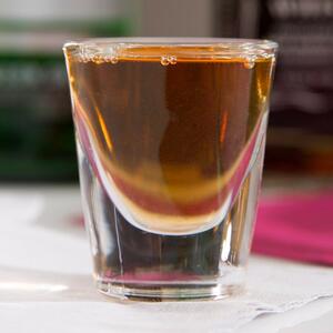 <p>Bicchiere Shot della Linea Shoot & Shooters di Onis, realizzato in vetro extratuff, resistente e affidabile. Set da 12 Bicchierini, ideale per shoots di Whiskey - Altezza: 7,5 cm - Diametro: 4,5 cm - Capacità: 5,9 cl</p>