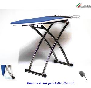 Asse da stiro aspirante soffiante EVO 120x45xh75-101 max cm piano in rete di acciaio dotato di un motore e di una pedaliera copertina colore blu telaio nero