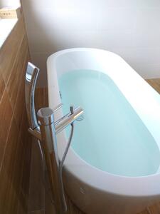 Slezák-RAV: Miscelatore per vasca da bagno SEINA SE949.5 Tubo flessibile cromato 1/2''