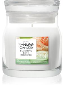 Yankee Candle Blooming Love candela profumata Signature 110 g