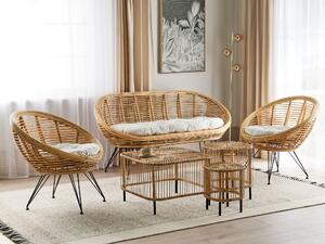 Set di divani a 4 posti in rattan naturale beige chiaro con cuscini in cotone con 3 tavolini per interni e per esterni stile bohémien giardino balcone. Beliani