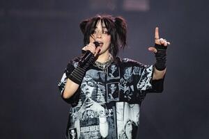 Fotografia Billie Eilish at Glastonbury Festival 2022, Joseph Okpako