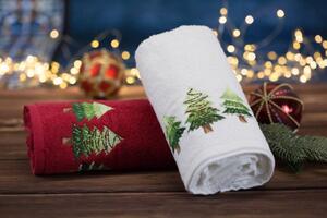 Asciugamano natalizio in cotone bianco con abeti Šírka: 50 cm | Dĺžka: 90 cm