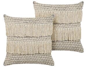 Set di 2 cuscini decorativi in cotone beige 45 x 45 cm tinta unita con fodera per cuscino Boho con nappe Beliani