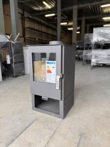 Stufa a legna Verso 2 - Stufa a legna compatta ed efficiente con una potenza di 5 kW