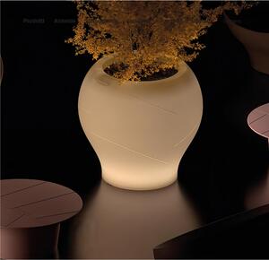 Vaso dalle forme morbide e avvolgenti, Vera Pot SMALL Dimensioni 50x h 48 cm -LED OUTDOOR BATTERY RGBW - OPA ALB Finitura Alabastro Effetto Luca calda