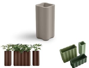 Colonna Fioriera NEBULA in Polietilene � un set di vasi con curve sinuoso e forma ondulata Dimensioni 35x35xh 78 cm Colore Ambra