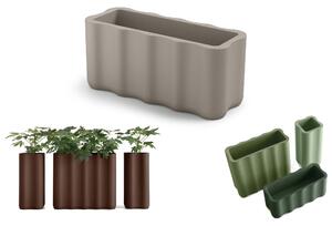Fioriera NEBULA in Polietilene � un set di vasi con curve sinuoso e forma ondulata Dimensioni 89x35xh 40 cm Colore Ambra