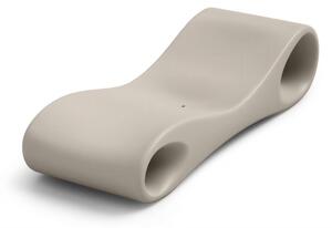 Lettino DA Piscina realizzato in resistente polietilene SLICE Dimensioni 210x75x52 cm-struttura ergonomica pu� essere immerso nell'acqua colore Ambra