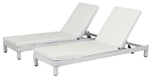Set 2 Lettini Prendisole in Acciaio con Cuscino Bianco
