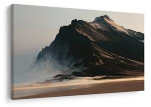 Quadro su tela – Massiccio montuoso scuro nella nebbia