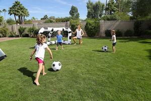 Porta Gioco Calcio Gonfiabile 52058 con 2 Palloni 213X122X137 Cm Bestway