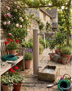 Fontana da Giardino con Due Rubinetti Dimensioni 16x30x85 cm - peso 7,5kg con tubo rubinetto, Garantita contro la ruggine Colore Tortora