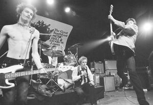 Fotografia Sex Pistols Performing During Concert, Bettmann