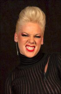 Fotografia Pink - 15Th World Music Awards In Monaco, Pool BENAINOUS/CATARINA
