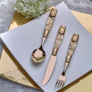 Servizio Posate QUEEN ORO GOLD Edizione Limitata 24 pezzi - 6 posti tavola manico Metacrilato effetto Tessuto ghiera in Metallo Dorato spessore 2,5 mm