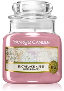 Yankee Candle Snowflake Kisses candela profumata 104 g
