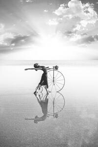 Fotografia Ballerina dancing with old bicycle on the lake, 101cats, (26.7 x 40 cm)