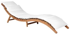 Lettino da sole in legno di acacia chiaro Cuscino Bianco Design a doghe Pieghevole Caratteristica Forma curva Giardino Patio Balcone Beliani