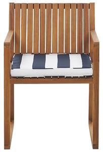 Sedia da giardino in legno di acacia marrone con cuscino del sedile blu navy e strisce bianche resistente all'acqua Beliani
