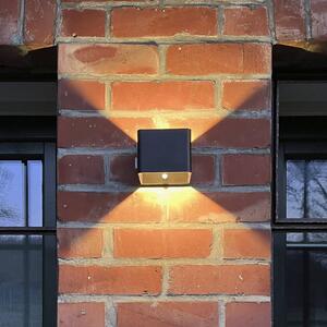 Brilliant Applique da esterno a LED Iseo, nero, larghezza 10 cm, sensore