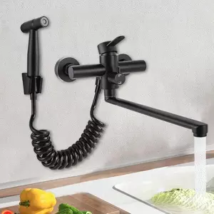 Rubinetto da cucina con doccetta e supporto a muro orientabile