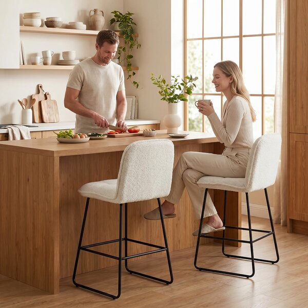 HOMCOM Set di 2 Sgabelli da Bar, Sgabelli Imbottiti con Seduta Extra-Larga, in Tessuto Bouclé, Crema | Aosom Italy