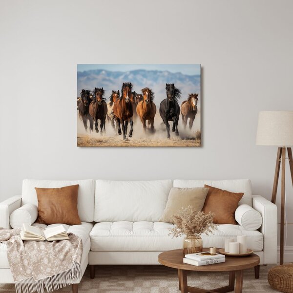 Quadro su tela – Corsa selvaggia di cavalli nel paesaggio