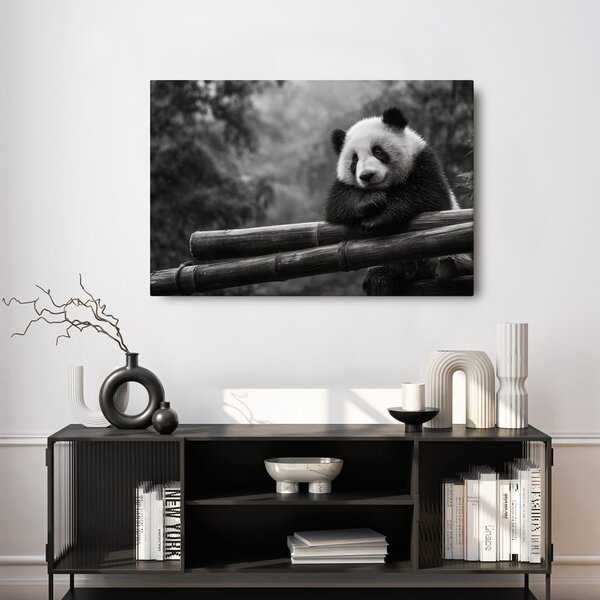 Quadro su tela – Panda che riposa sul bambù