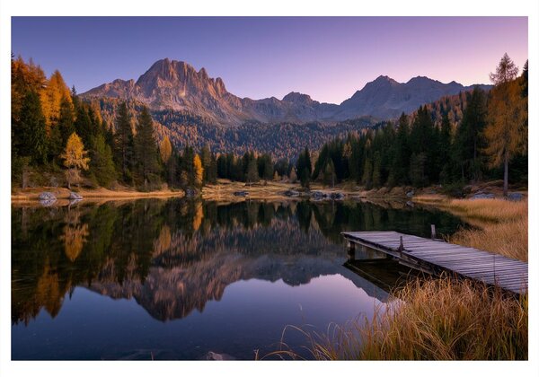 Quadro su tela – Lago di montagna autunnale