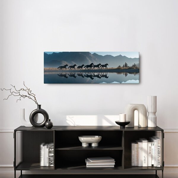 Quadro su tela – Libertà tra le montagne