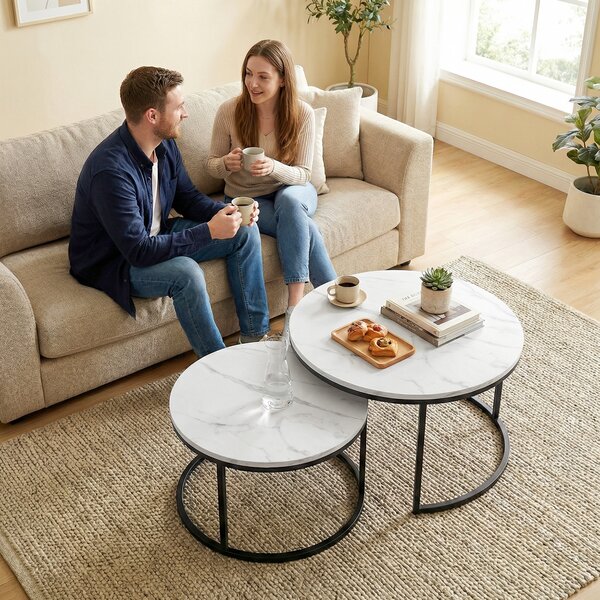 HOMCOM Set 2 tavolini impilabili in stile industriale con gambe in metallo, bianco | Aosom Italy