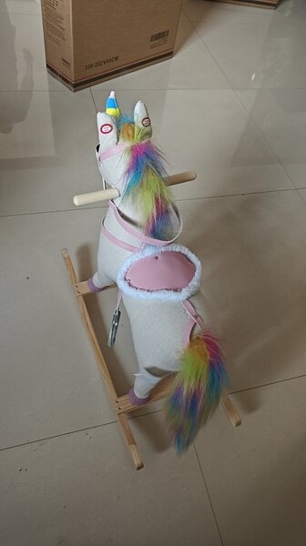 AIYAPLAY Cavallo a dondolo unicorno con suoni e base in legno, da 1 a 3 anni, crema | Aosom Italy