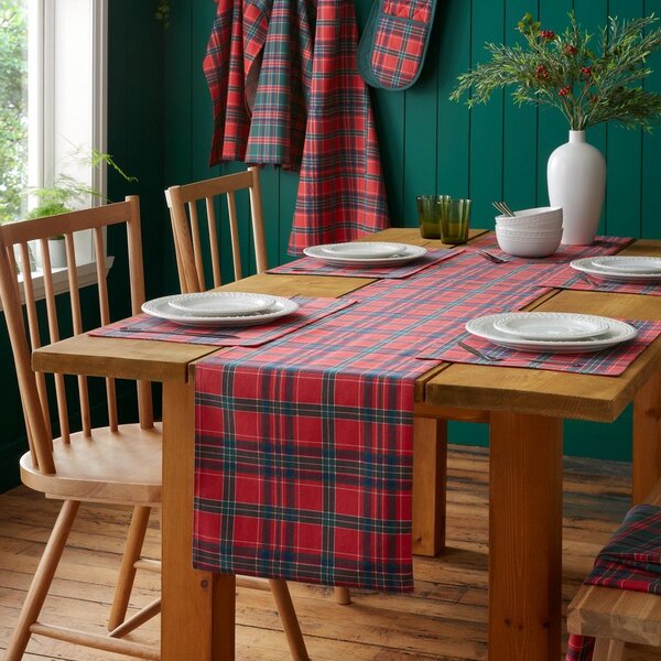 Runner in cotone a tema natalizio 220x32 cm Christmas Tartan Check – Catherine Lansfield