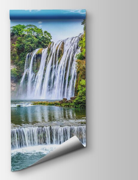 Carta da parati Cascata circondata da alberi, Carta da parati design, Carta da parati popolare, u12111 - Tapeko.it
