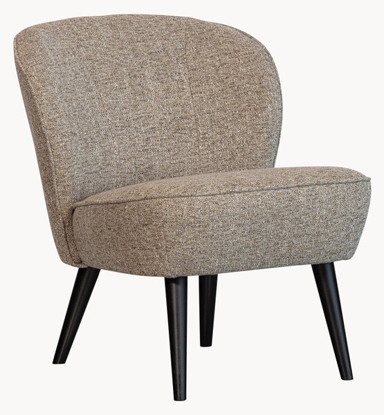 Poltrona lounge imbottita con gambe in legno di betulla Sara