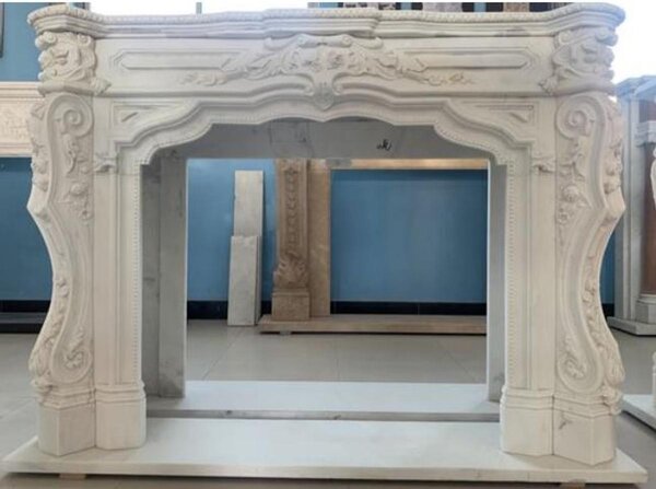 Casa Padrino: cornice barocca per camino bianca 170 x 35 x h. 123 cm - Magnifica cornice per camino in marmo di alta qualità - Accessori decorativi barocchi