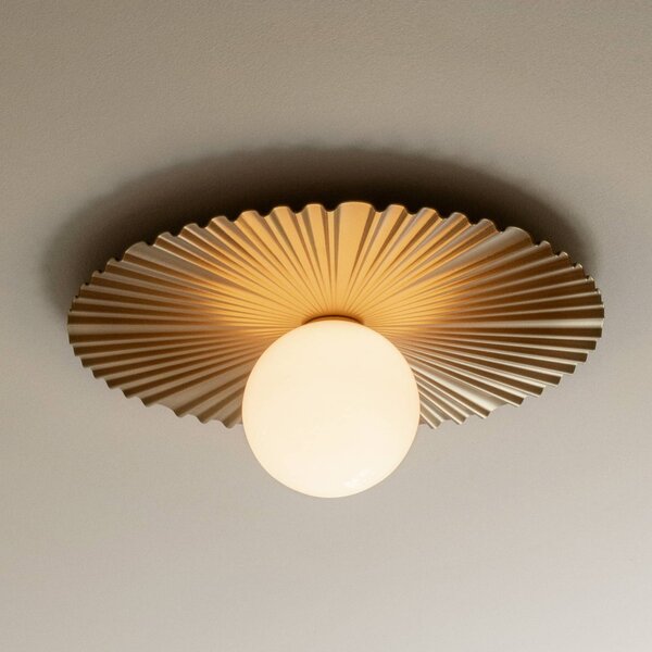 Nuura Aps Applique da parete di design Liila Muuse, dimmerabile, Ottone / Oro, Bagno, Metallo, Scandinavo, Applique
