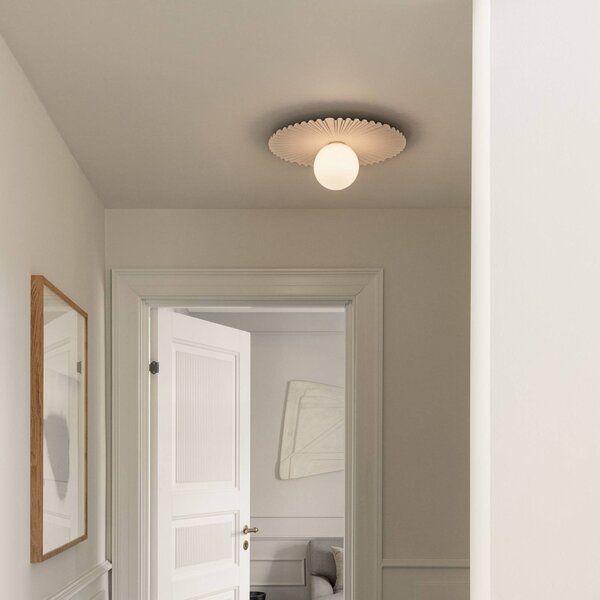 Nuura Aps Applique da parete di design Liila Muuse, dimmerabile, Bianco / Opale, Bagno, Metallo, Scandinavo, Applique
