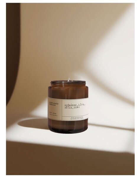 Candela in cera di soia profumata tempo di combustione 40 h #57 Chamomile, Linden, Birch – Perfumed Prague