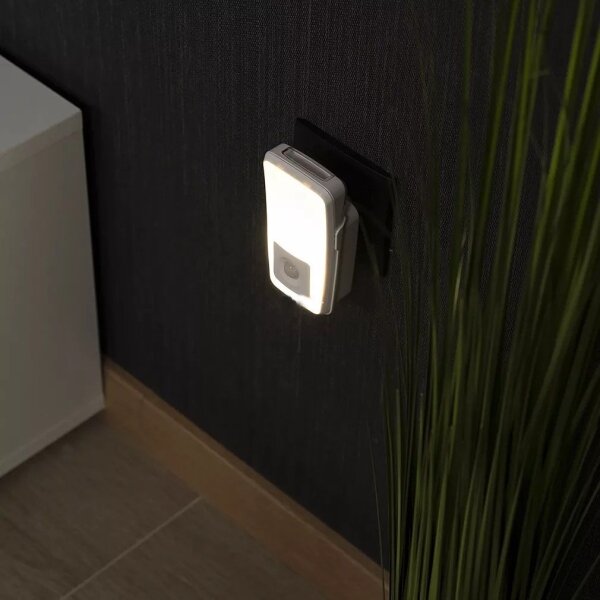 Osram - Luce notturna a spina LED con sensore LUNETTA LED/2W/230V
