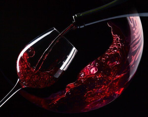 Carta da parati Versamento di un bicchiere di vino rosso, Carta da parati design, Carta da parati popolare, u66084 - Tapeko.it