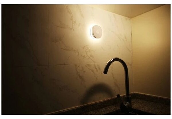 Retlux - Lampada di orientamento LED con sensore LED/0,45W/3xAAA 3000K bianco