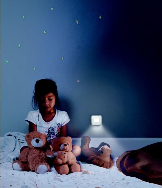 Osram - Lampada notturna LED con sensore crepuscolare LUNETTA LED/0,2W/230V