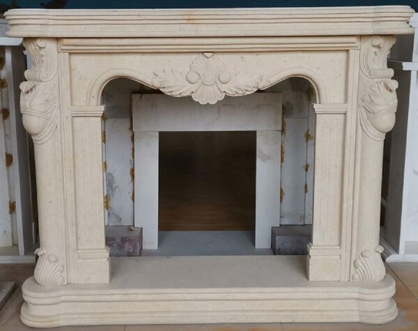 Casa Padrino: cornice per camino barocco beige 150 x 35 x h. 120 cm - Cornice per camino in stile barocco in marmo di alta qualità - Accessori decorativi in stile barocco - Nobile e magnifico