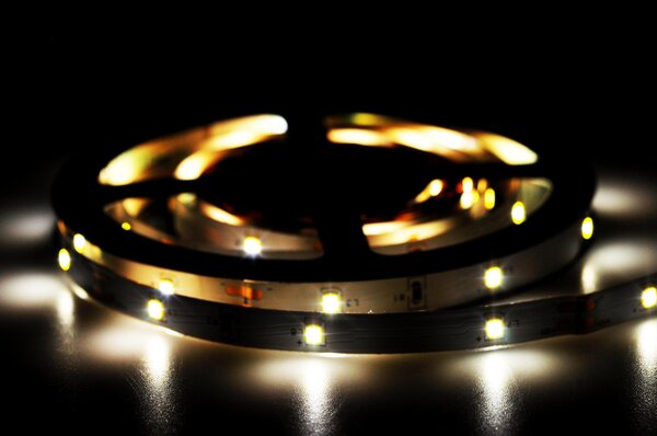 Set di strisce LED BLULAXA, EEK: F, 9,5W, 700lm, 4000K, 3m