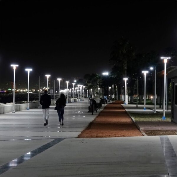 Lampione solare a LED con sensore LUVIA LED/15W/3,2V 4000K IP54 5400 mAh + telecomando