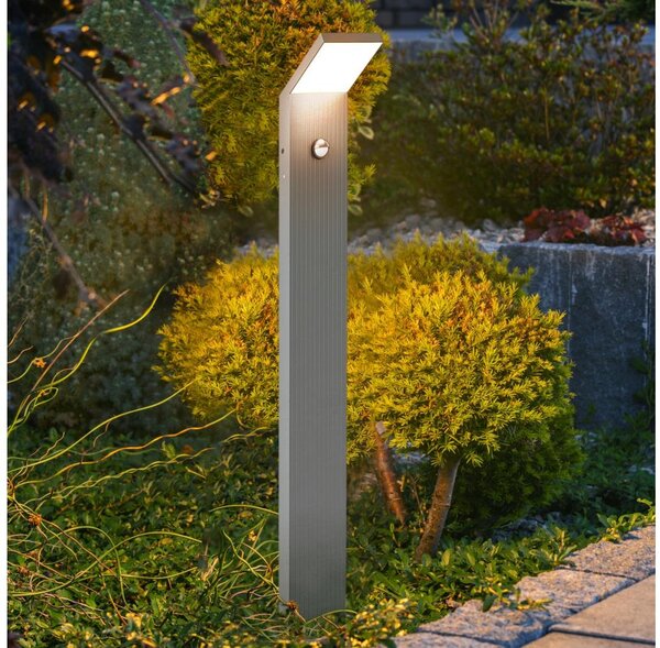 Brilagi - Lampada LED da esterno con sensore RIANO LED/8W/230V argento IP65 80 cm