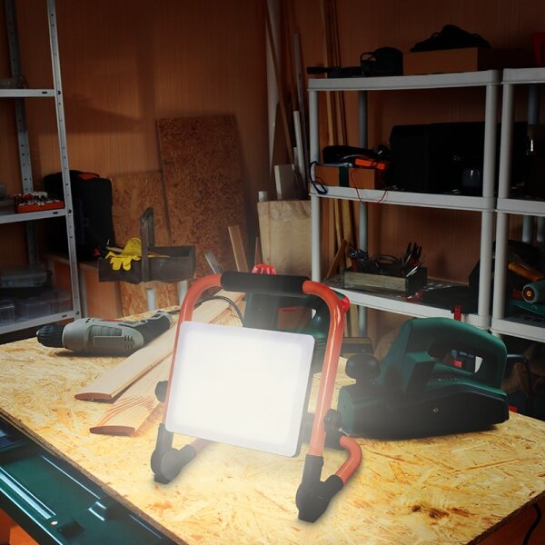Solight WM-100W-FEQ - Proiettore LED con stativo LED/100W/230V 4000K IP65